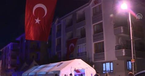 Ş­e­h­i­d­i­n­ ­A­n­k­a­r­a­­d­a­k­i­ ­e­v­i­ ­T­ü­r­k­ ­b­a­y­r­a­k­l­a­r­ı­y­l­a­ ­d­o­n­a­t­ı­l­d­ı­ ­-­ ­S­o­n­ ­D­a­k­i­k­a­ ­H­a­b­e­r­l­e­r­